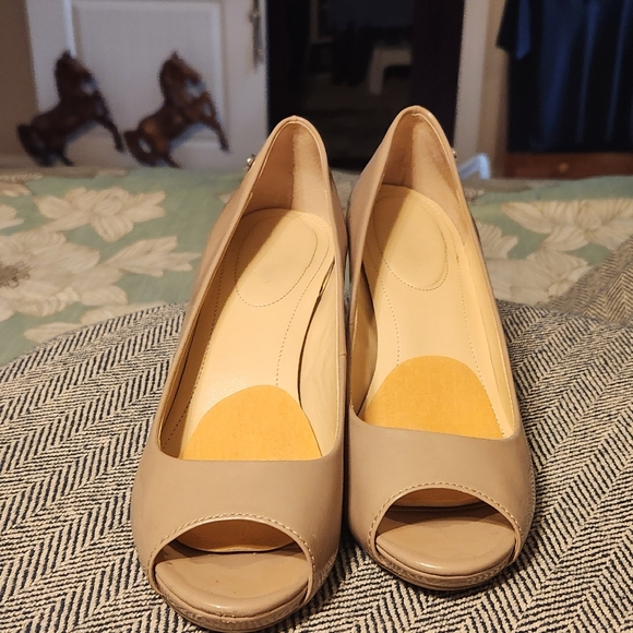 Open toe pumps - Picture 6 of 6